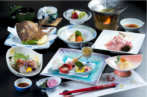 쇼나이 명물 일본식 가이세키 한 상